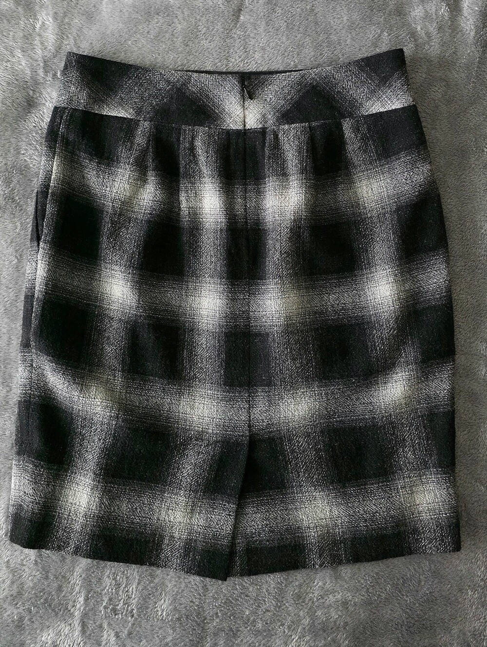 LOFT Black & Gray Buffalo Plaid Wool-Blend Pleated Mini Skirt - Size 4P Preppy